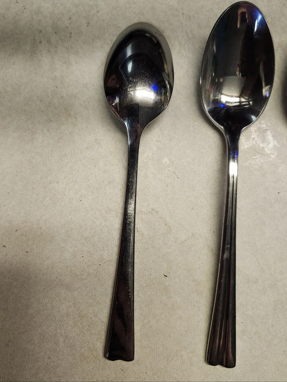 Reed & Barton Set of 4 Stainless Steel Teaspoons - Shiny Silver